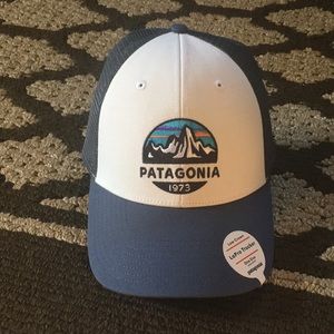 Patagonia Fitz Roy Lopro Trucker Hat White